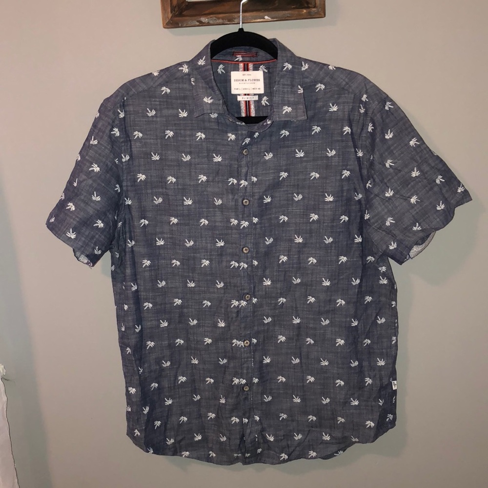 Men’s short sleeved button up